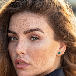 _srebrne_kolczyki_szmaragdy-zielone-owal-male 3.jpg