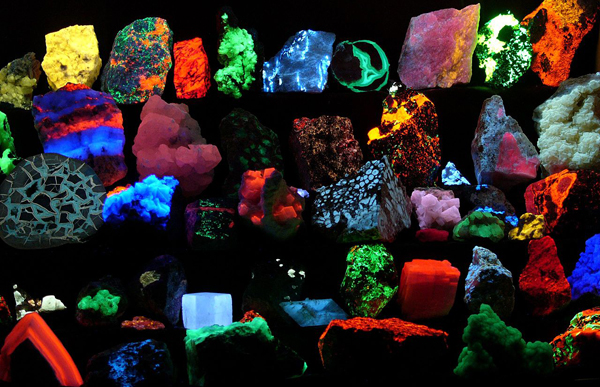 fluorescencja kamieni szlachetnych